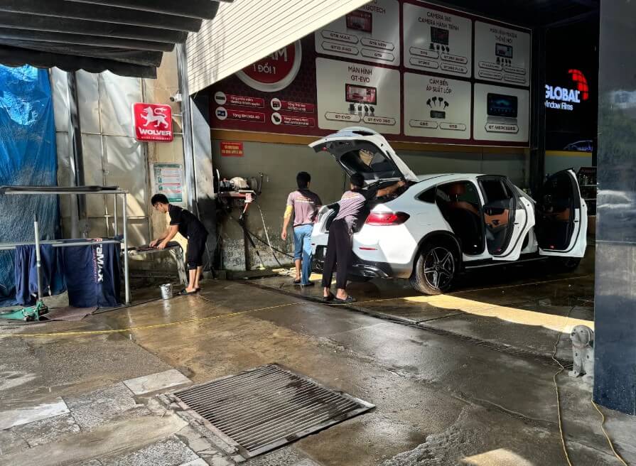 Gara ô tô Minh Thành được nhiều khách hàng đánh giá cao vì sự chuyên nghiệp và tận tâm