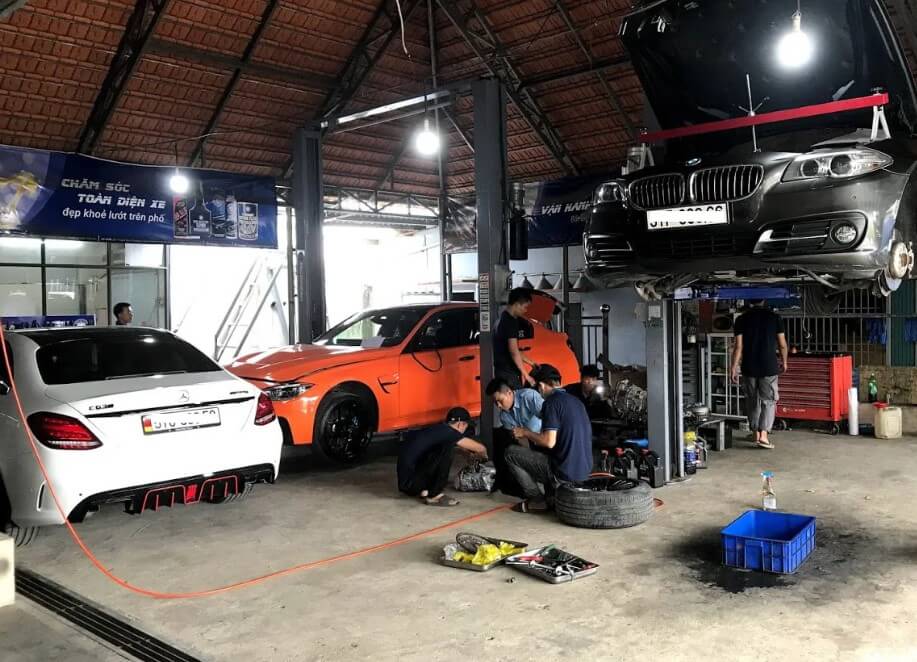 Gara ô tô Thành Đạt được nhiều khách hàng đánh giá cao vì dịch vụ chuyên nghiệp