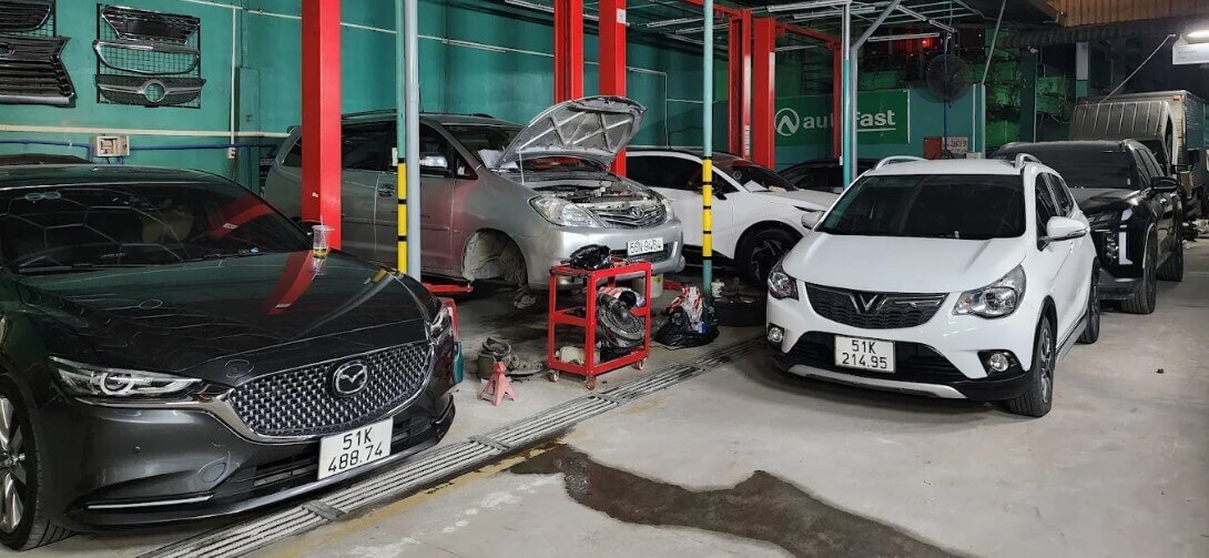 Gara ô tô Mechanic Auto