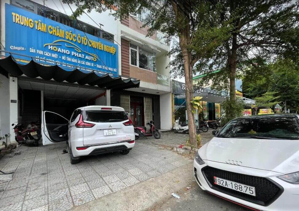 Gara ô tô Hoàng Phát là một địa chỉ uy tín để chăm sóc và bảo dưỡng ô tô