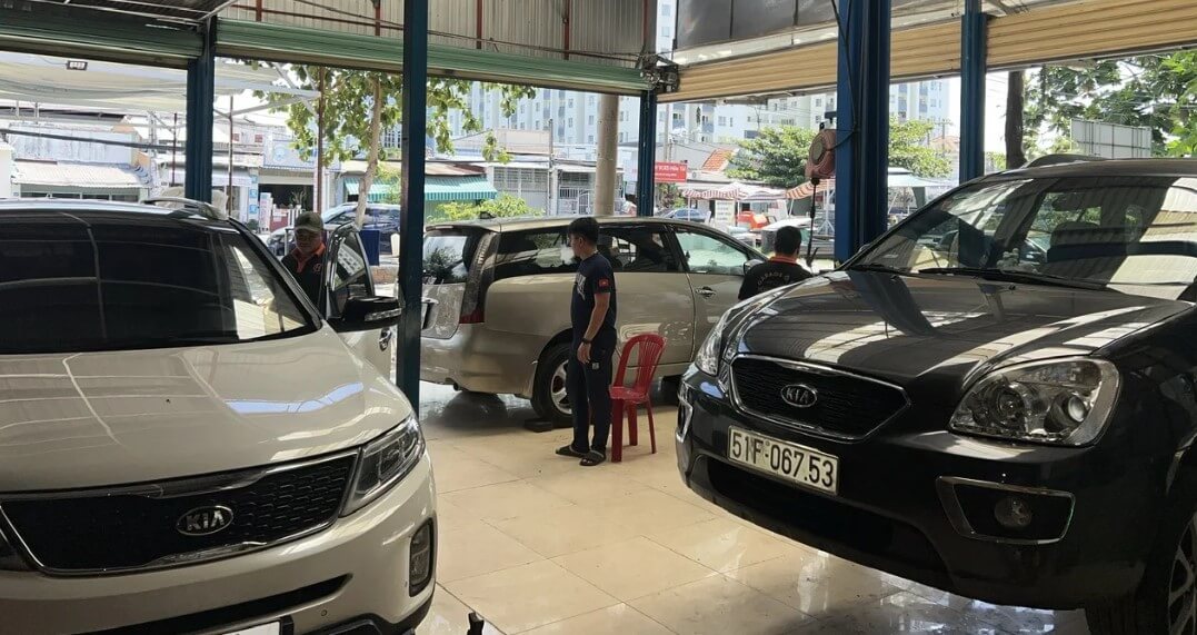 Garage ô tô Hoàng Châu 3